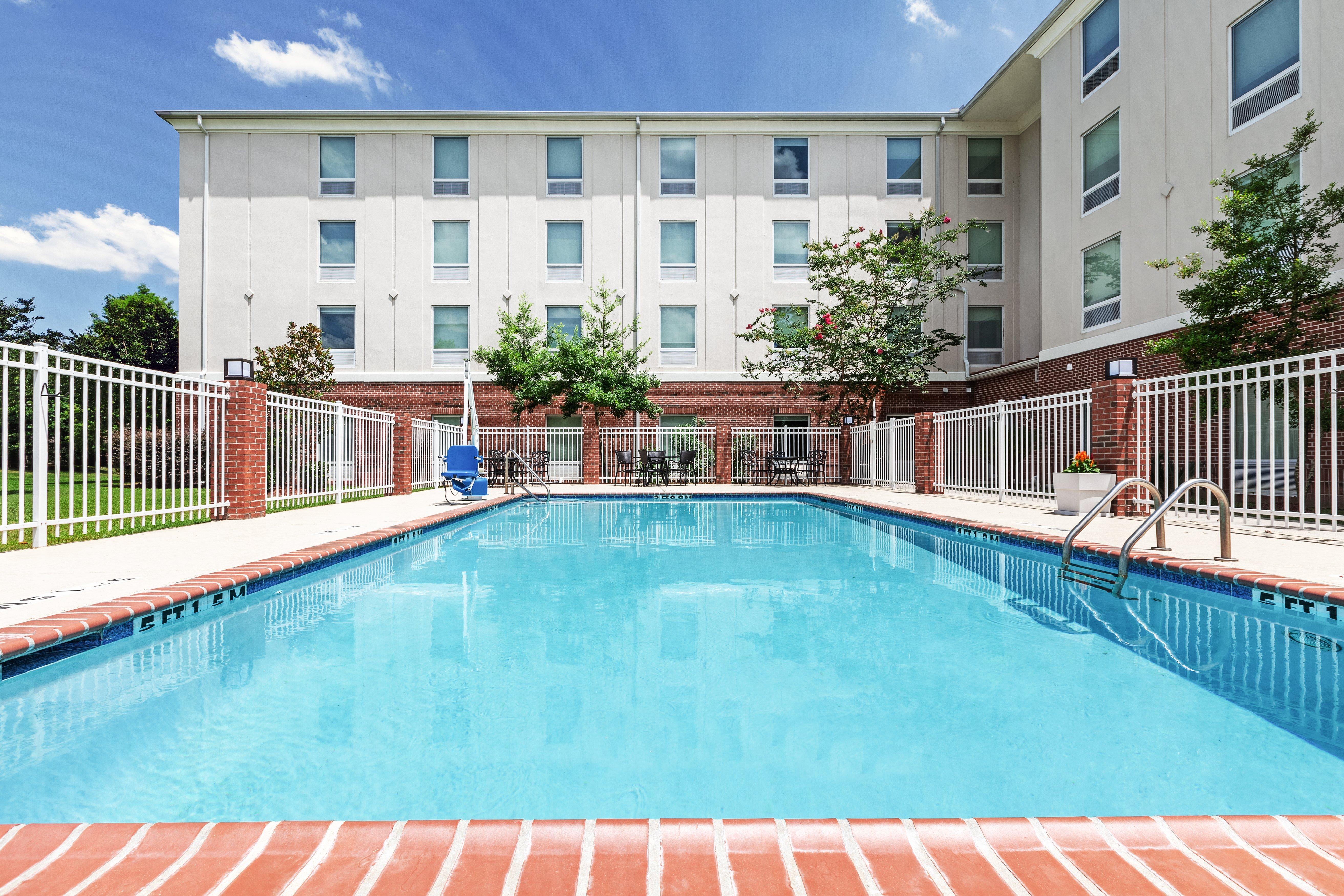 Holiday Inn Express&Suites Baton Rouge East Exterior foto